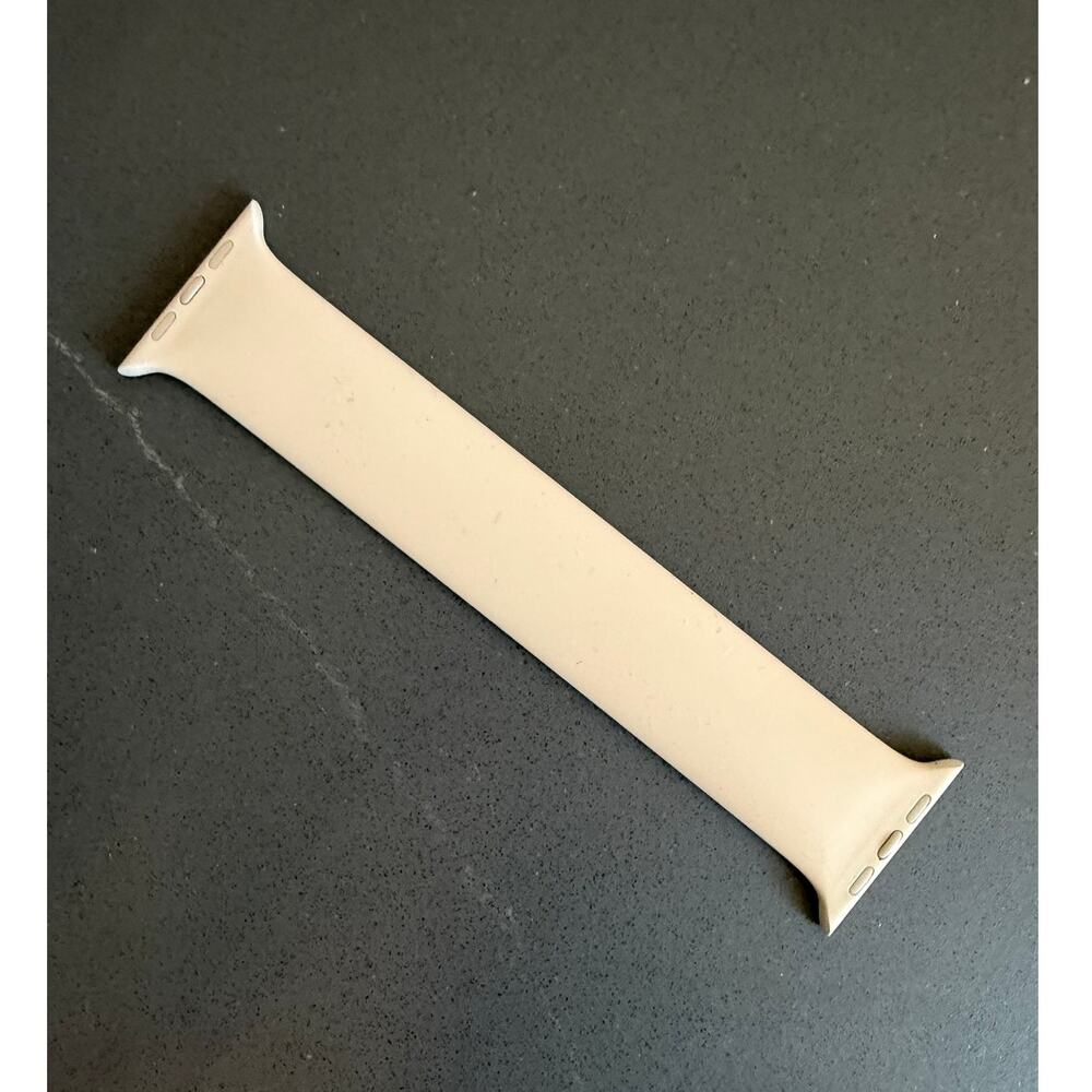 Apple Watch‎ Solo Loop Band 45mm Starlight Beige Size 5 Silicone Strap